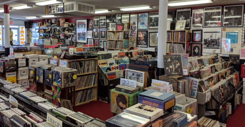 The Vintage Music Haven In Connecticut That Vinyl Lovers Keep Coming Back To