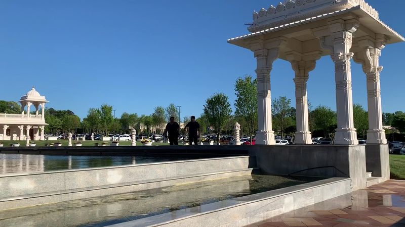 There's A Secret Hindu Palace Somewhere In Georgia And It's Absolutely Stunning - Decor Hint Ample Free Parking Makes Planning A Visit Completely Stress-Free