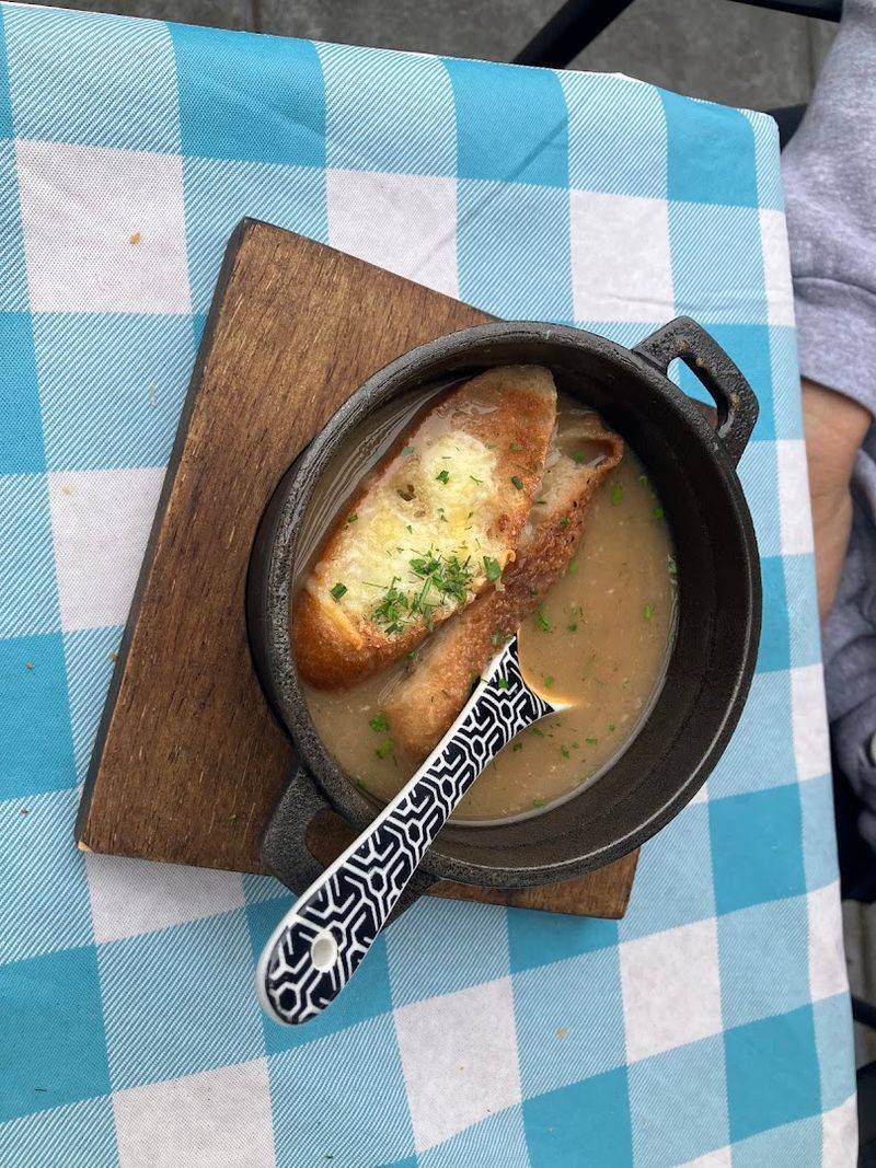 Seafood Lovers Need To Know About This Adorable Little Washington Town - Decor Hint Clam Chowder