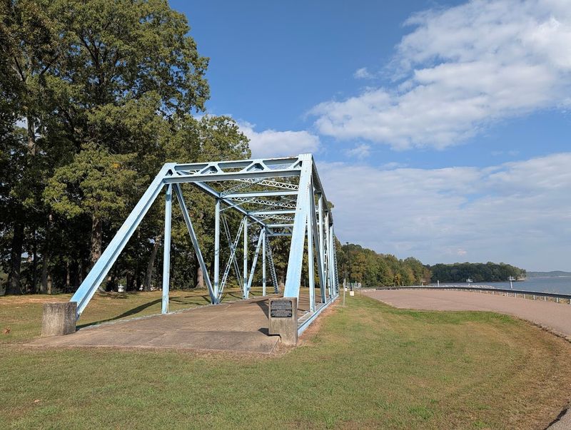 Paris Landing State Park