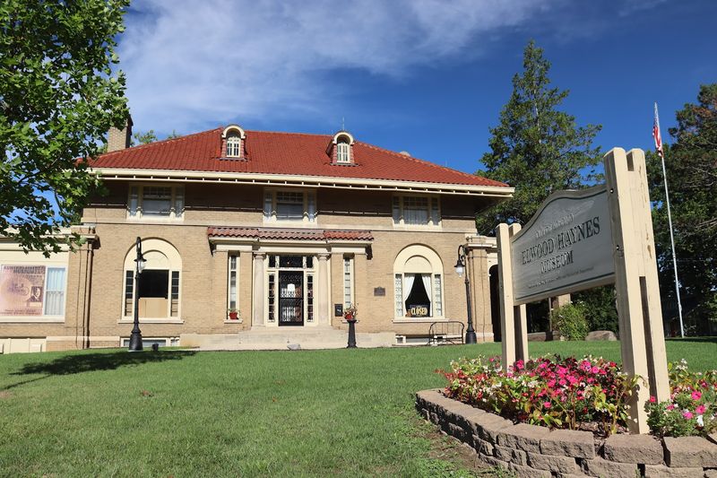 What You Should Know About The Mansion