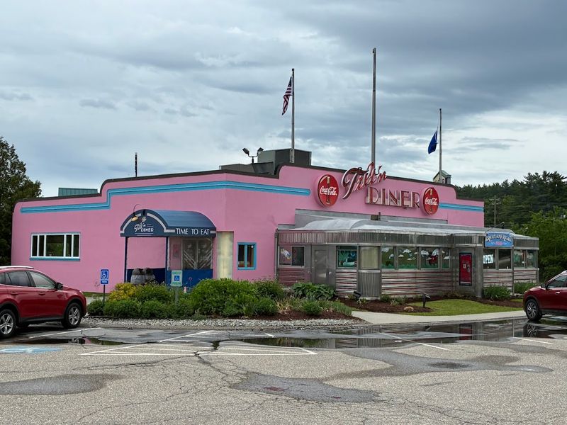 These 10 New Hampshire Diners Are Loved For Homemade Pies - Decor Hint Tilt'N Diner, Tilton