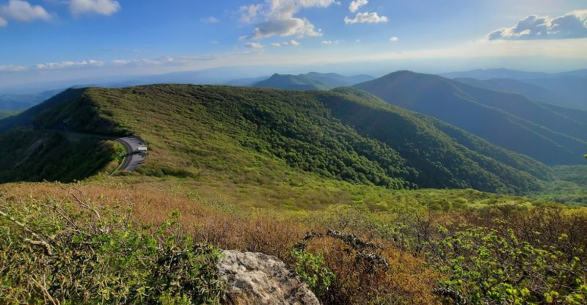 These 10 Western North Carolina Natural Wonders Look Almost Too Stunning To Be Real - Decor Hint