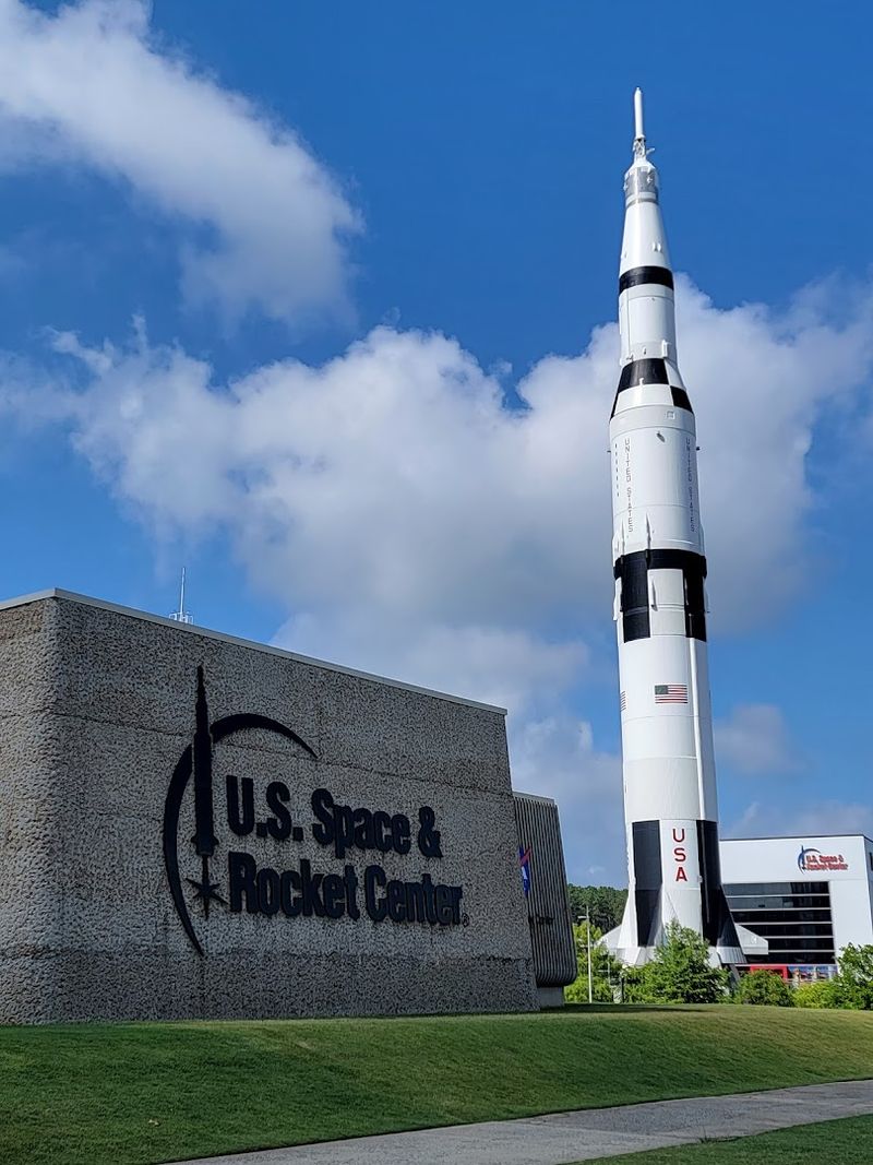 These 12 Alabama Day Trips Are Perfect For Exploring Year-Round - Decor Hint U.S. Space & Rocket Center, Huntsville