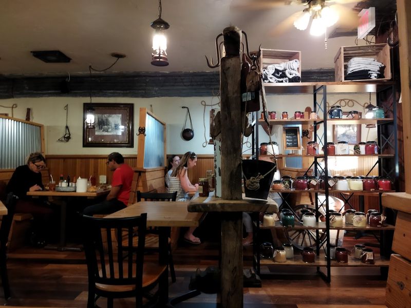 Julian Cafe & Bakery