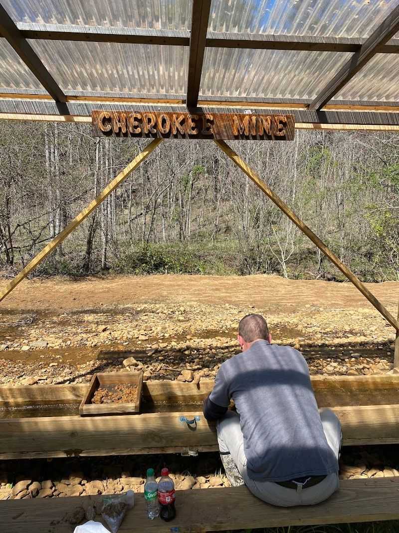 Cherokee Ruby & Sapphire Mine