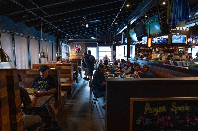 These Western North Carolina Burgers Are Worth Thinking About Long After The Last Bite - Decor Hint Juicy Lucy's Burger Bar And Grill