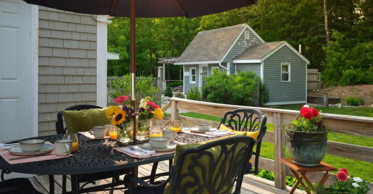 This Adults Only Connecticut Getaway Is Perfect For A Quiet Couples Escape - Decor Hint