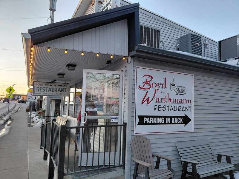 This Amish-Style Restaurant In Ohio Serves A Breakfast Locals Swear By - Decor Hint A Breakfast That Starts Before The Sun Does
