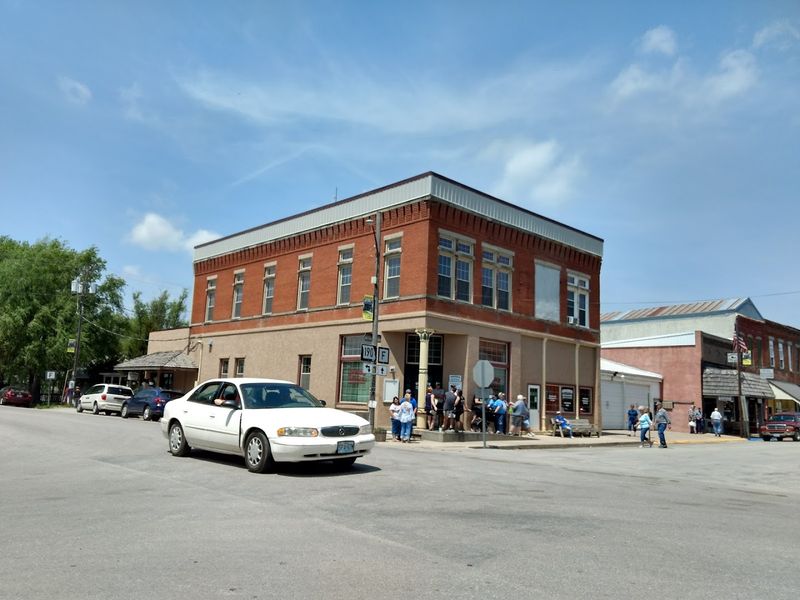 This Charming Amish Town In Missouri Feels Like A Step Back In Time - Decor Hint The Largest Amish Settlement West Of The Mississippi