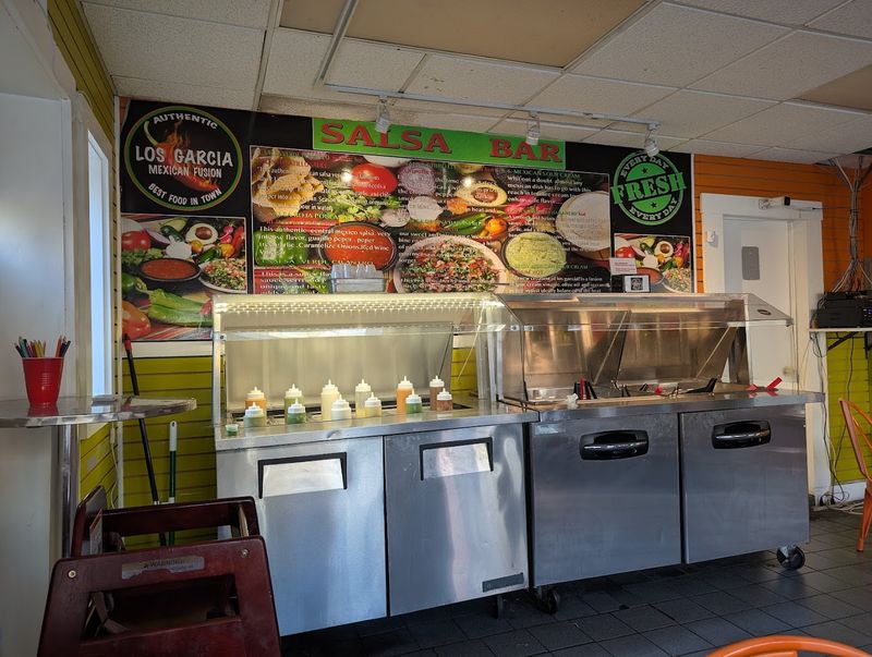 This Connecticut Restaurant Is A Must-Try For Taco Lovers Across The State - Decor Hint Why This Place Deserves Your Full Attention