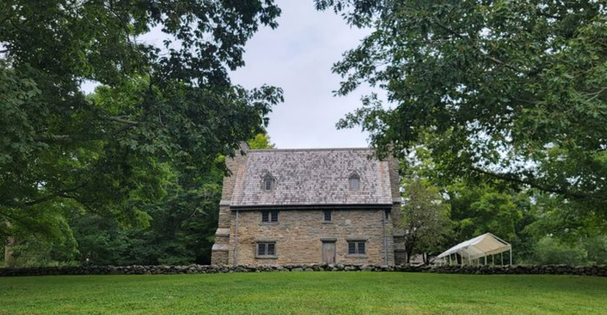 This Connecticut Stone House Is One Of New Englands Oldest Historic Treasures - Decor Hint