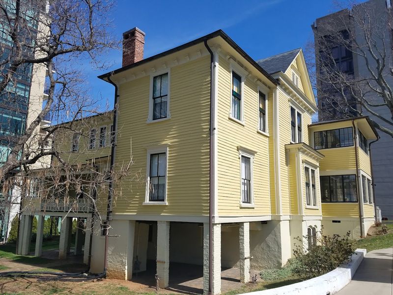Visit This North Carolina Historic Site Where A Famous Writer's Asheville Story Comes To Life - Decor Hint Old Kentucky Home Gives The Story Its Real-Life Setting