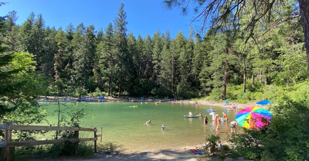 This Idaho Swim Beach Feels Like A Lakeside Vacation Without The Plane Ticket - Decor Hint