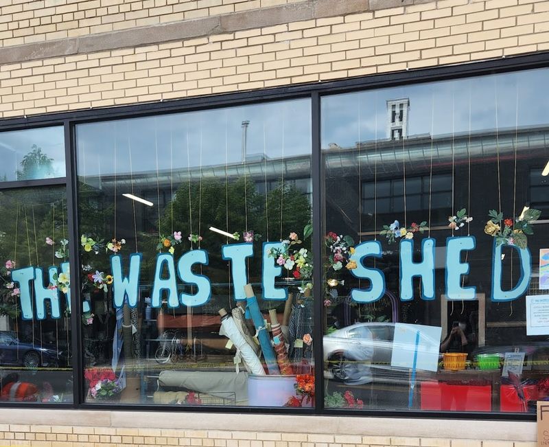 This Illinois Creative Reuse Store Is A Thrifter's Dream For Art Supplies - Decor Hint Where Creative Reuse Meets Community