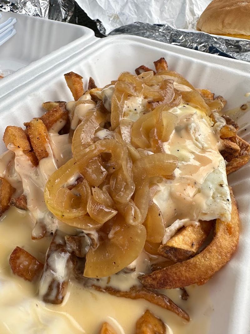 This Low-Key Connecticut Restaurant Has A Fry Recipe Locals Swear By - Decor Hint One Recipe Changed Everything