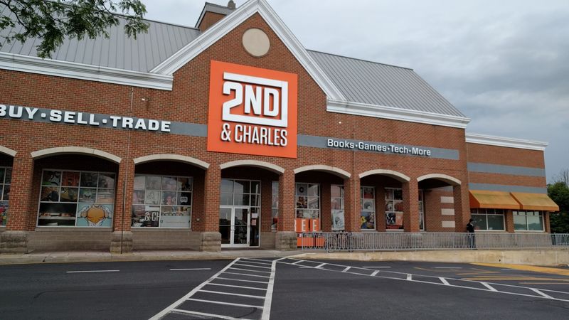 This Massive Delaware Book Warehouse Is Every Reader's Dream Come True - Decor Hint The Store That Does It All