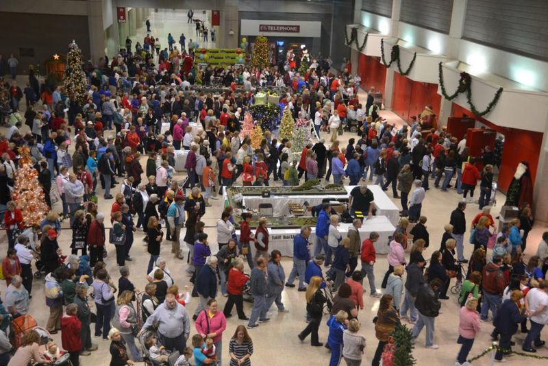 A Free Admission Holiday Show That Feels Like A Gift Itself
