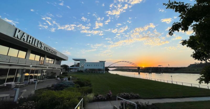 This Nebraska Riverfront Restaurant Turns Dinner Into A Missouri River Viewpoint