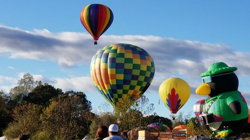 The First Balloon Rise Makes The Whole Field Go Quiet