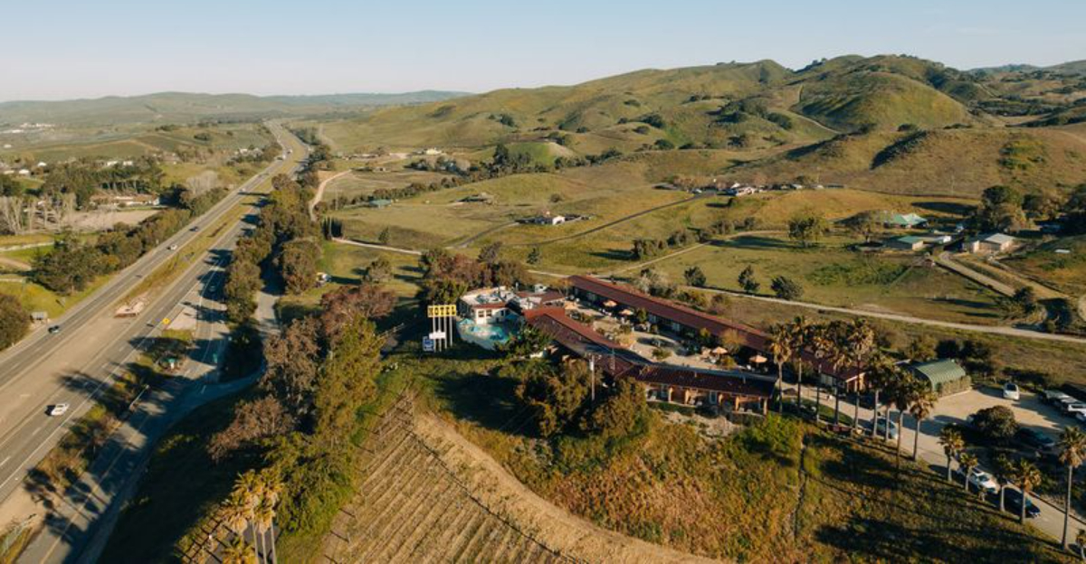 This One Stoplight California Town Feels Like A Tiny Weekend Escape With Big Culinary Charm - Decor Hint