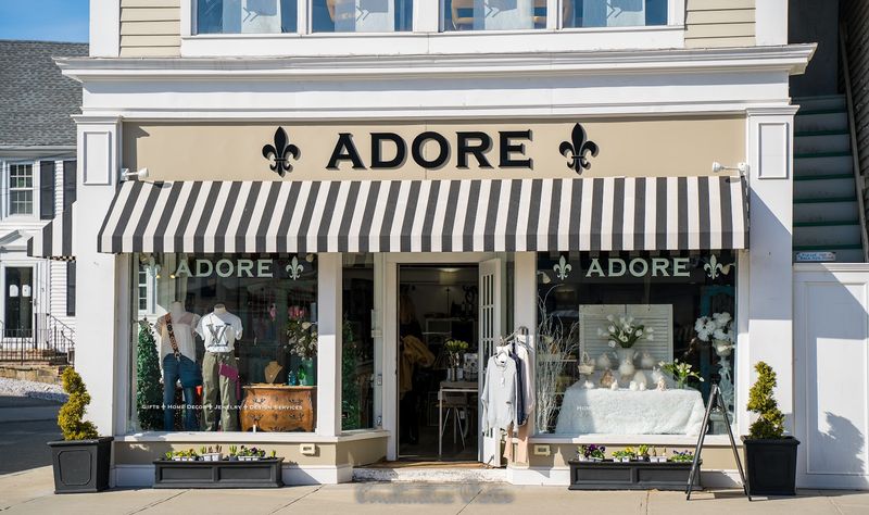 A Stylish Stop In Downtown Mystic