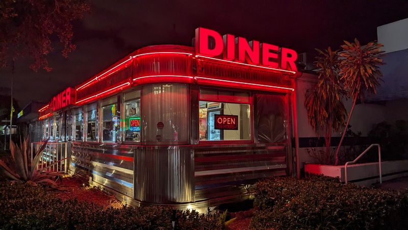 This Unassuming Florida Diner Is Known For Its Outstanding Biscuits And Gravy - Decor Hint A Diner That Has Been Around Since 1953