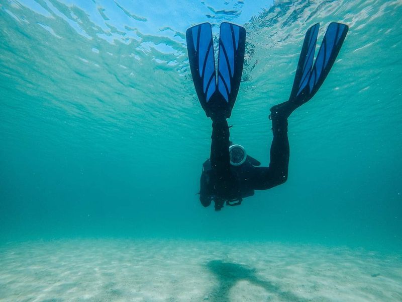 This Under-The-Radar Kentucky Diving Resort Is Worth Discovering - Decor Hint A 22-Acre Spring-Fed Quarry That Defies Expectations