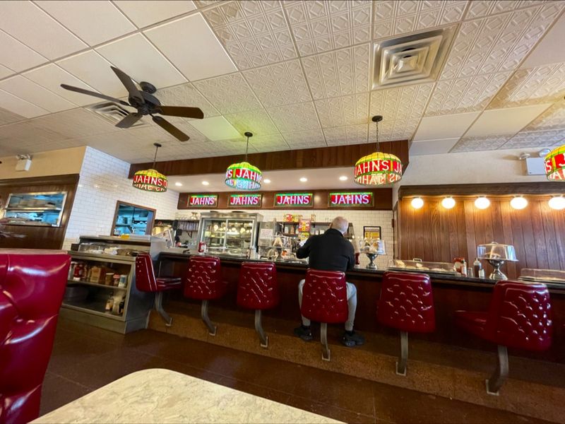 A Soda Fountain That Actually Survived