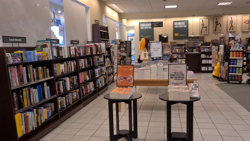 Barnes & Noble