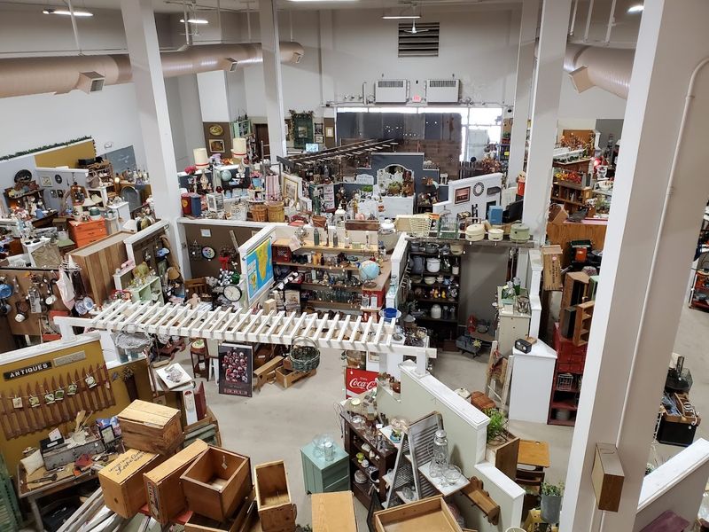 Nebraska's 12 Biggest Thrift Stores Are Basically Full-Day Treasure Hunts - Decor Hint Railroad Towne Antique Mall, Grand Island