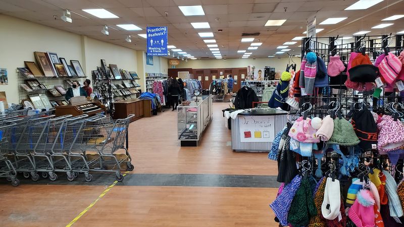 Nebraska's 12 Biggest Thrift Stores Are Basically Full-Day Treasure Hunts - Decor Hint Thrift World 84th & Brentwood Plaza, La Vista