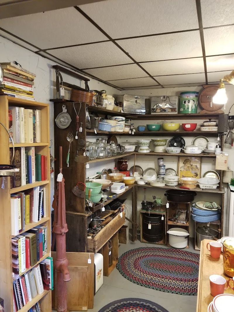 9 Rhode Island Antique Shops Packed With More Than You Could Ever Expect - Decor Hint The Town Trader, Chepachet