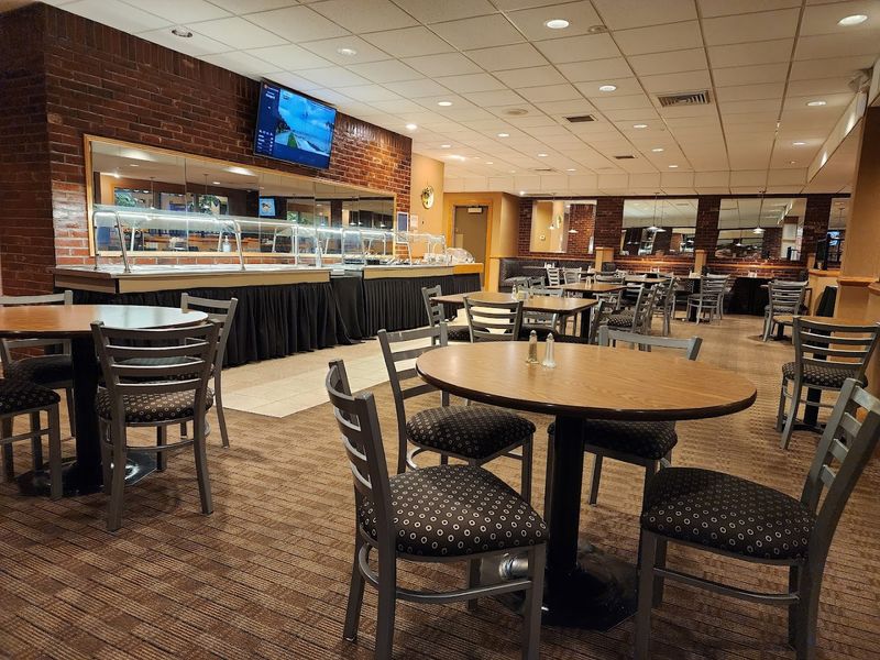 Honey B's Restaurant & Lounge