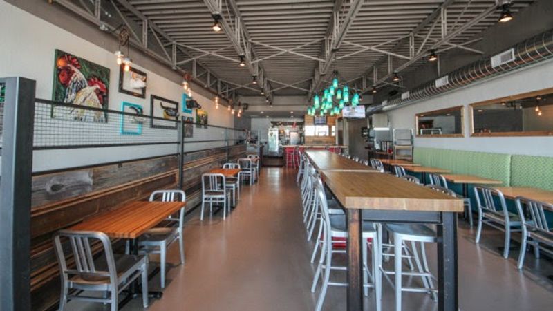 The Juicy Smash Burgers At This Tiny Texas Spot Are So Good, You'll Crave Them All Week - Decor Hint Why The Size Of This Place Is An Advantage