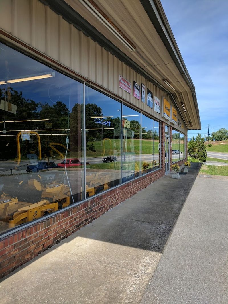 These 11 Peaceful Tennessee Towns Feel Like Simpler Times - Decor Hint Hohenwald, Lewis County