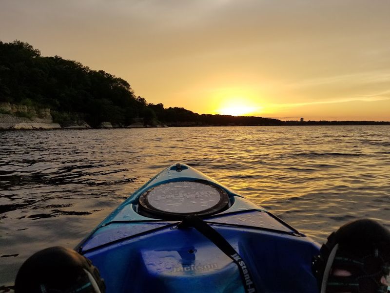 Explore The Hidden Texas Beach With Water That Outshines Any Tropical Getaway - Decor Hint Kayaking And Boating On One of Texas's Biggest Lakes