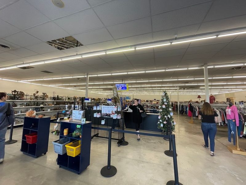 St. Vincent De Paul Thrift Store, Collister Center
