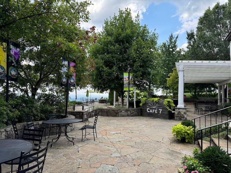 15 Charming Georgia Cafes With Scenic Views Perfect For This June - Decor Hint Rock City's Cafe 7