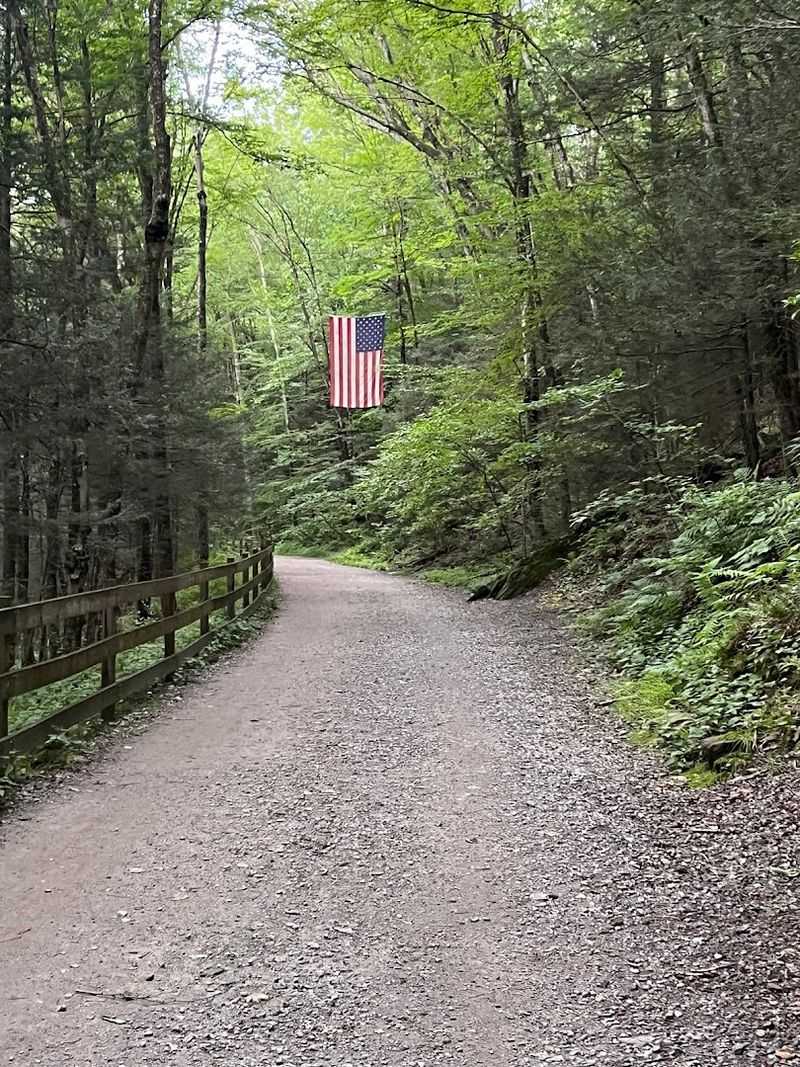 Pequonnock River Trail, Trumbull 