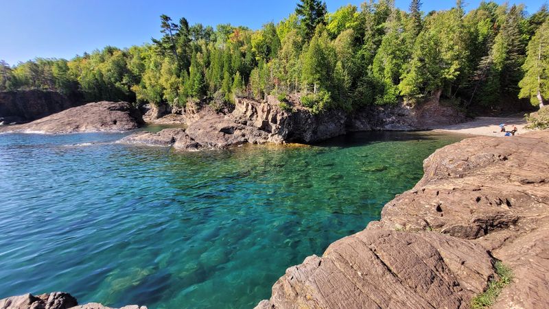 11 Michigan Road Trip Destinations That Cost Very Little But Feel Priceless - Decor Hint Presque Isle Park