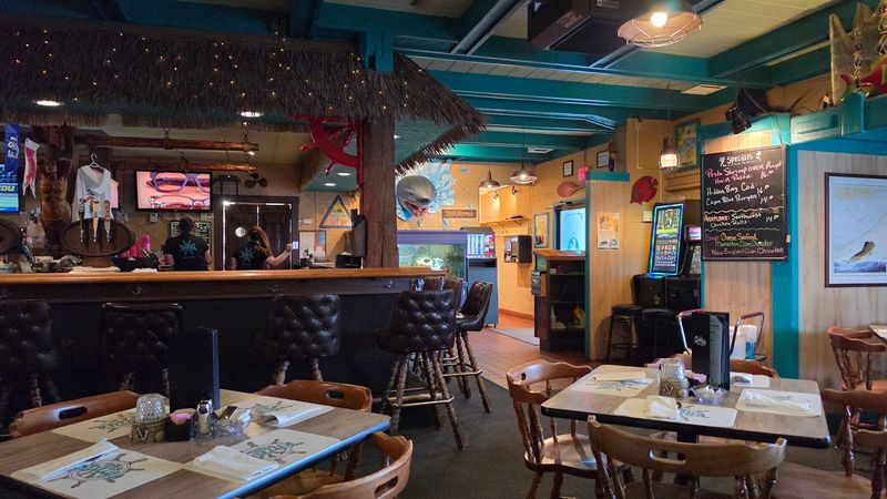The Seafood At These 9 Wisconsin Restaurants Is Worth Going Out Of Your Way For - Decor Hint Salty's Seafood & Spirits