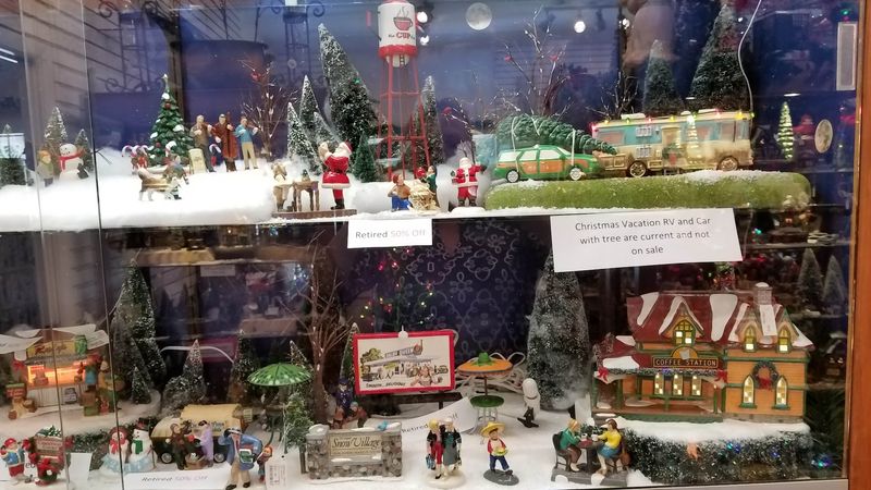 This Georgia Spot Celebrates Christmas 365 Days A Year And It's Absolutely Magical - Decor Hint A Charming Train That Circles The Store And Delights Kids Of All Ages