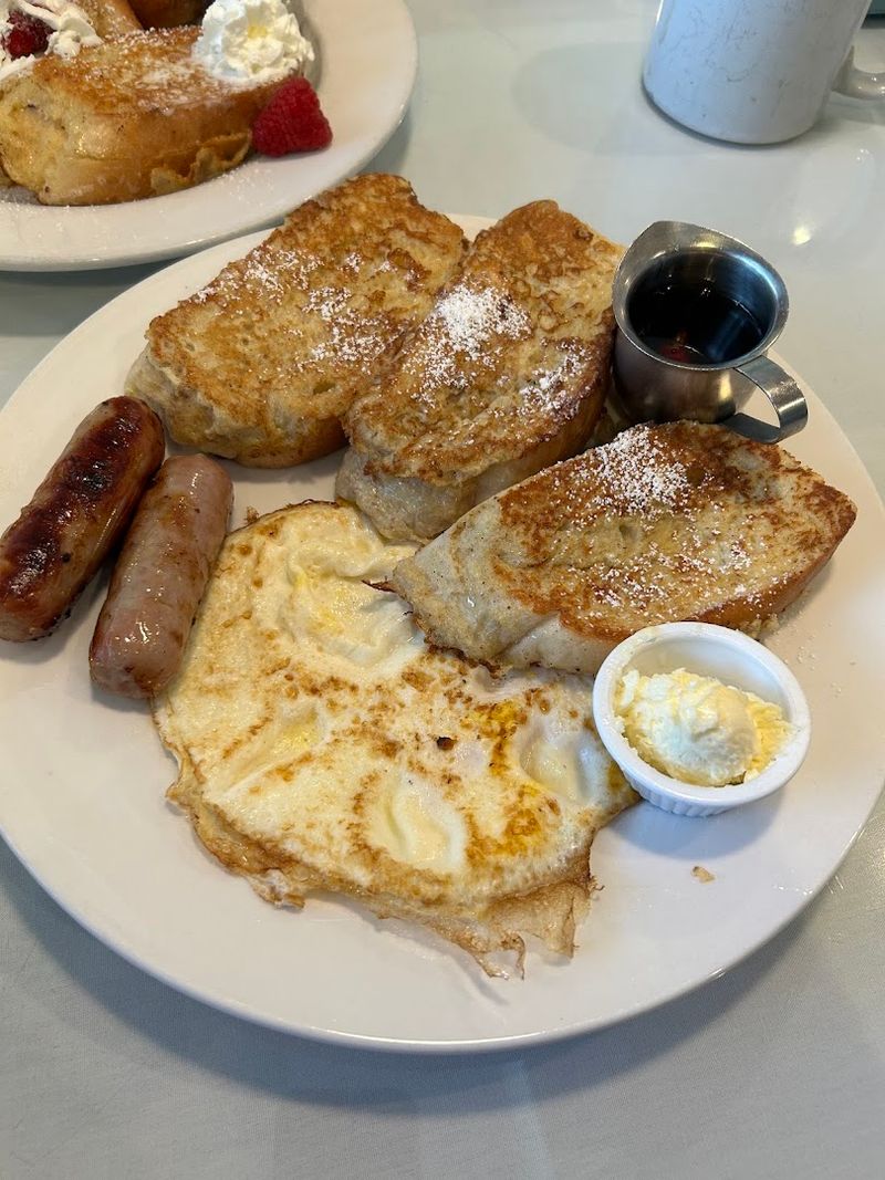 These 11 Alaska Breakfast Spots Have Earned Loyal Followings One Plate At A Time - Decor Hint Sandpiper Cafe