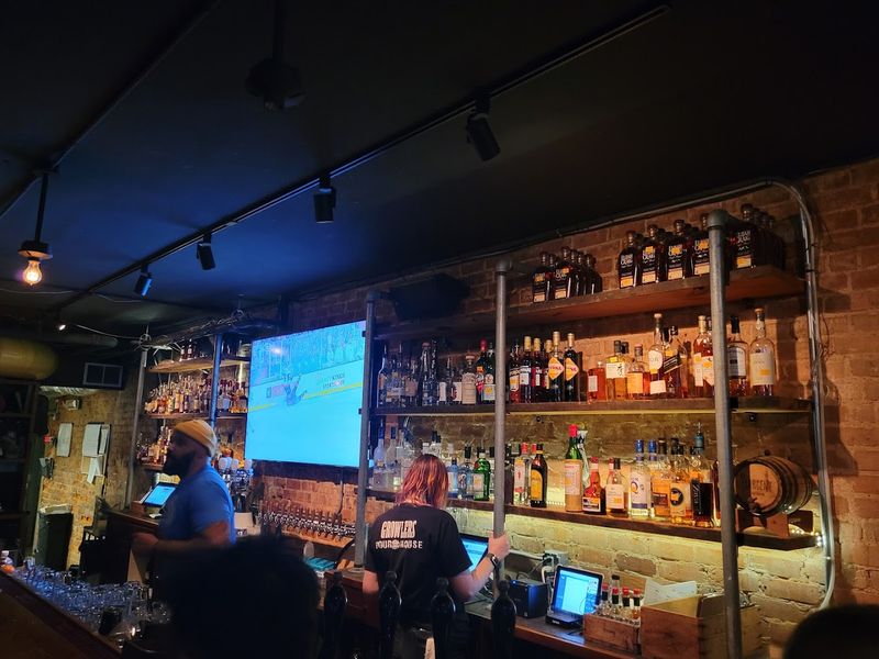 The Best North Carolina Soccer Bars To Watch The World Cup With Fellow Fans - Decor Hint Growlers Pourhouse