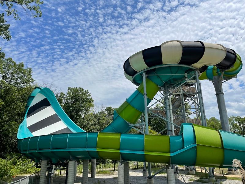 This Missouri Water Park Is Loaded With Attractions The Whole Family Will Love - Decor Hint High-Speed Body Slides
