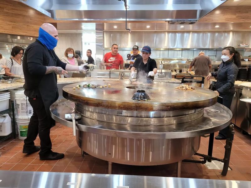 These 10 Southern California Buffets Make Going Back For Seconds Feel Inevitable - Decor Hint Paradise Buffet, Montebello