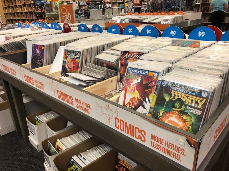 This Massive Delaware Book Warehouse Is Every Reader's Dream Come True - Decor Hint Comics, Manga, And Graphic Novels