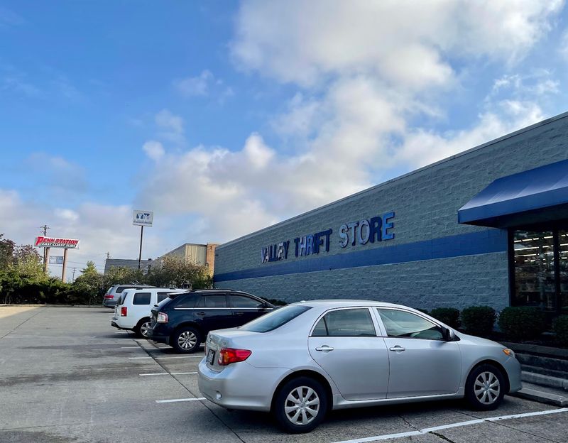 10 Thrift Stores In Ohio So Huge You Might Lose Track Of Time Inside - Decor Hint Valley Thrift Store, Cincinnati