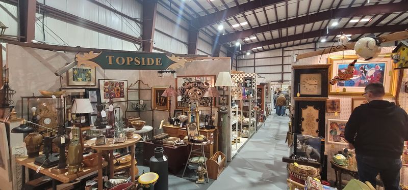 Shoppers Can Lose Hours Hunting For Vintage Treasures At This Huge Connecticut Antique Center - Decor Hint Open Daily For Treasure Seekers